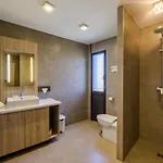 Hotel L'aragon A 50m De La Cite De 3*