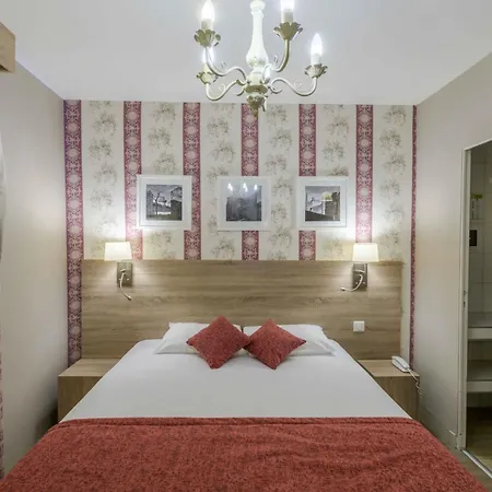 L'aragon A 50m De La Cite De מלון 3*