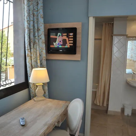 Hotel L'aragon A 50m De La Cite De