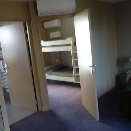 Hotel L'aragon A 50m De La Cite De 3*