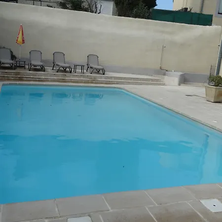 Hotel L'aragon A 50m De La Cite De 3*