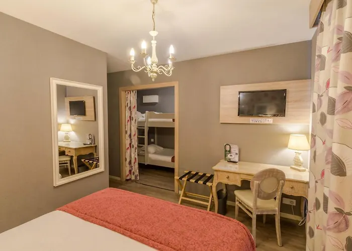 Otel L'aragon A 50m De La Cite De 3*
